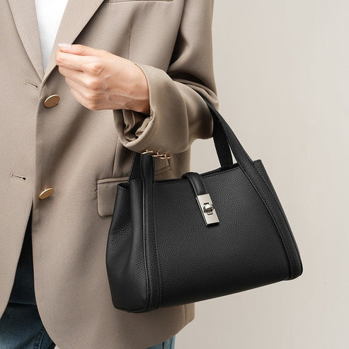 Urban Luxe Bucket Leather Handbag – Stylish & Spacious 👜✨